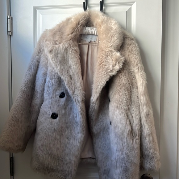 Lost Ink Jackets & Blazers - Tan faux fur  jacket lost ink size small